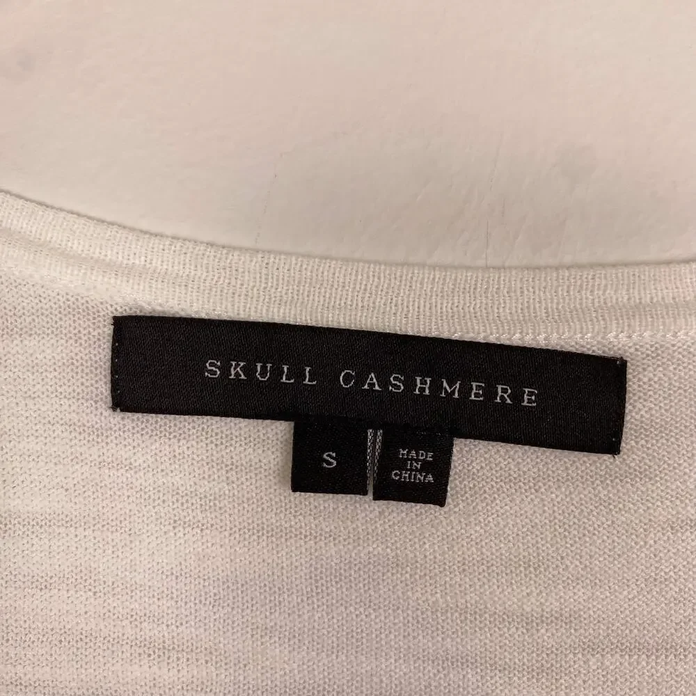 Skull Cashmere Embroidered Skull Graphic Cap Sleeve T-Shirt White Small - Picture 3 of 6